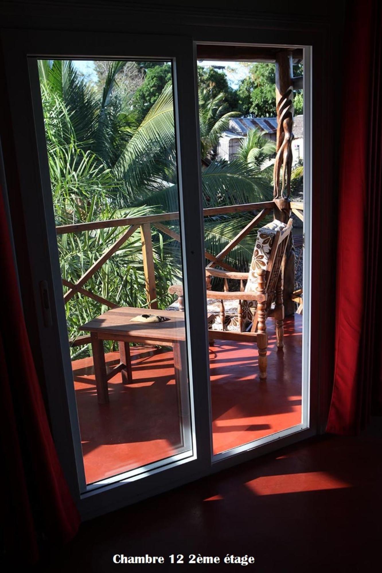 Chez Yolande Hotel Ampangorinana Ngoại thất bức ảnh